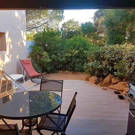 Occhiatana, Santa Giulia Βίλα Πόρτο Βέκιο