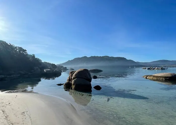 Occhiatana, Santa Giulia Βίλα