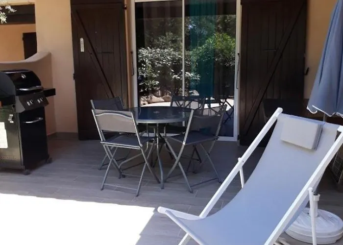 Occhiatana, Santa Giulia Villa *