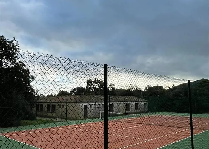 Occhiatana, Santa Giulia Villa Porto Vecchio