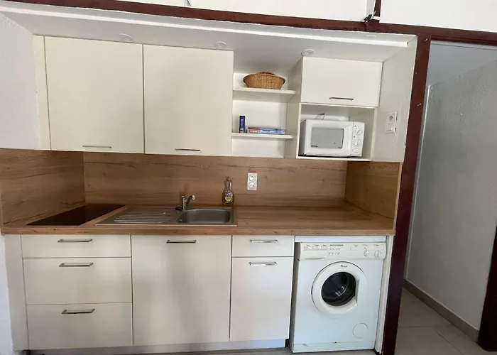 Occhiatana, Santa Giulia Villa Porto Vecchio