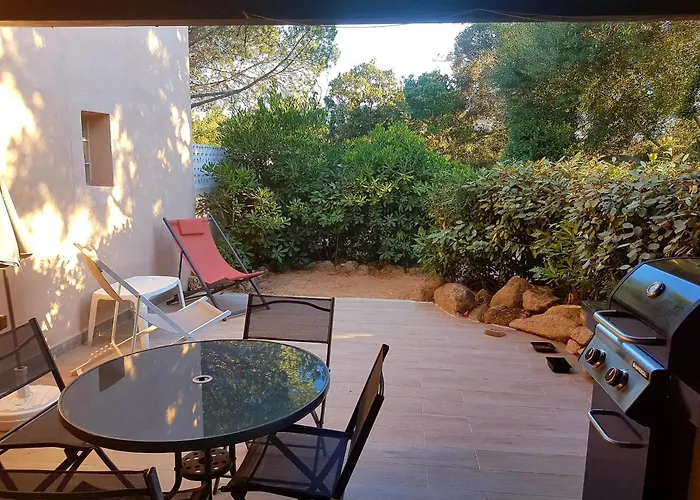 Occhiatana, Santa Giulia Βίλα Πόρτο Βέκιο