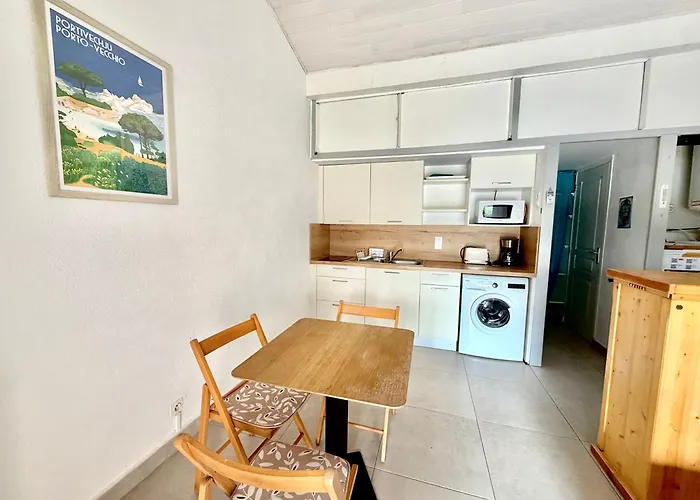 Occhiatana, Santa Giulia Villa